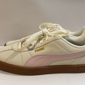 Puma Ivory Sneakers with Pink Formstripe and Brown Gum Sole